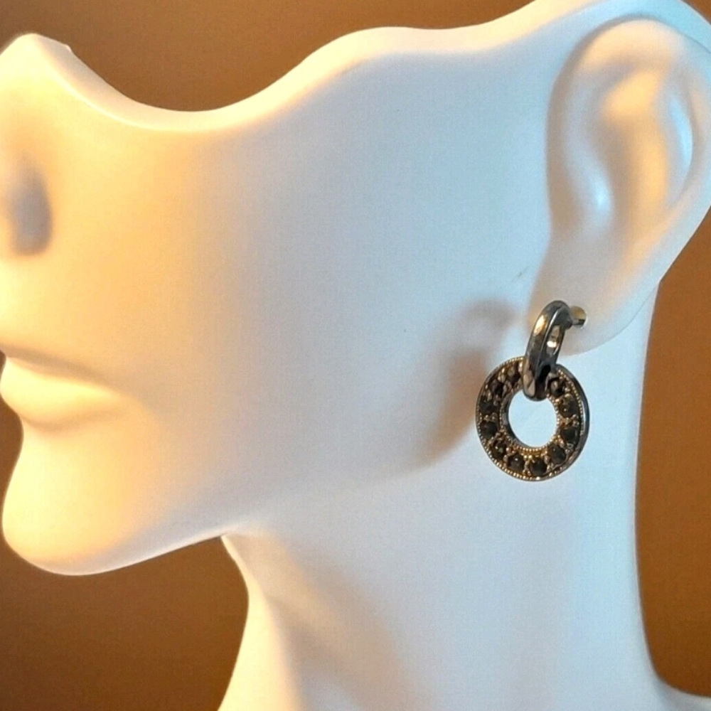 Crown Trifari Gunmetal Black Crystals Rhinestone Earrings - Picture 4 of 4